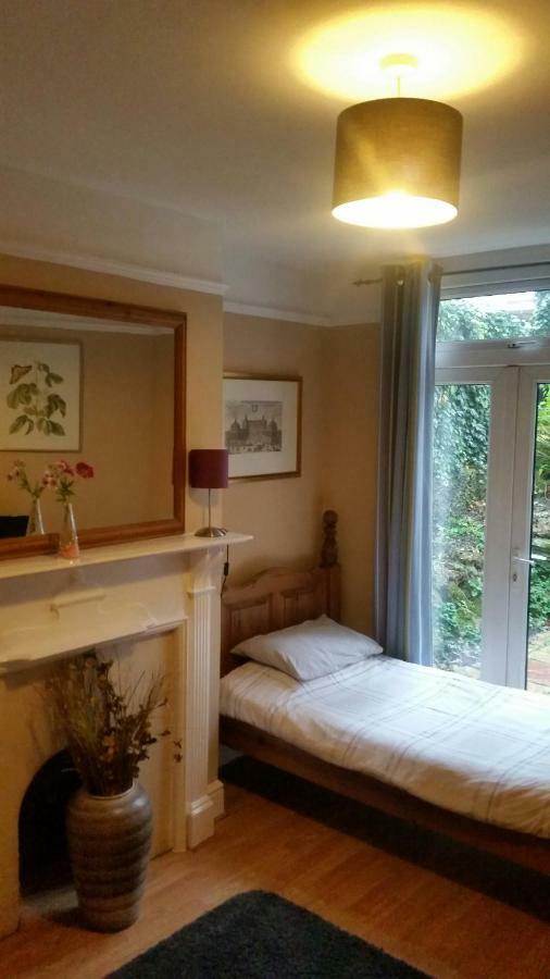 Tony's Place Bed & Breakfast Londra
